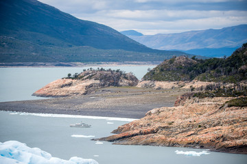 如何为一首歌创作独特的歌词